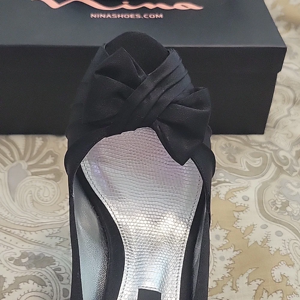 Beautiful Nina black peep toe heels - Picture 4 of 7
